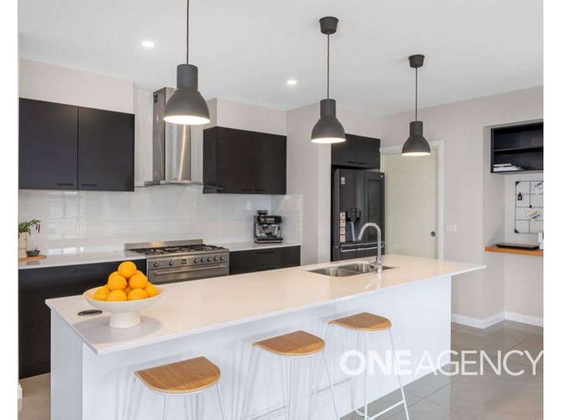 13 WHITTEN AVENUE, Boorooma NSW 2650