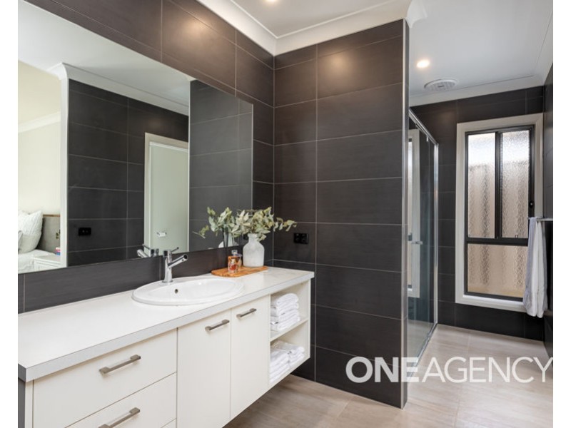 13 WHITTEN AVENUE, Boorooma NSW 2650