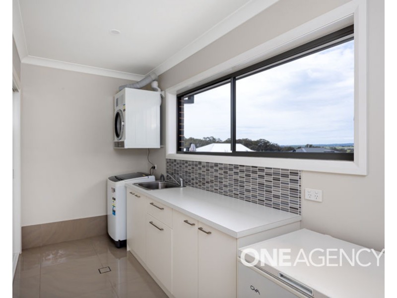 13 WHITTEN AVENUE, Boorooma NSW 2650