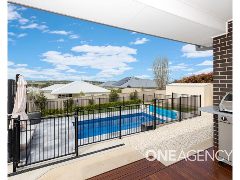 13 WHITTEN AVENUE, Boorooma NSW 2650