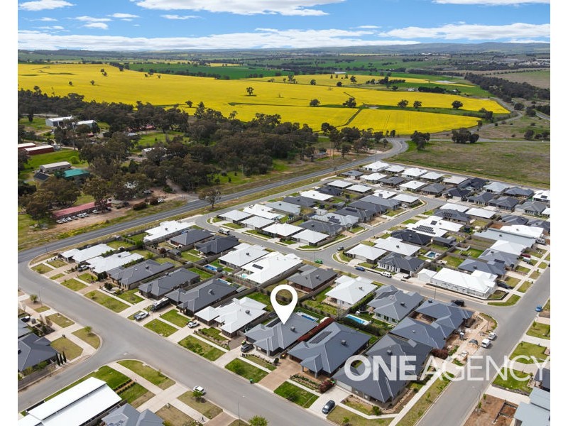 13 WHITTEN AVENUE, Boorooma NSW 2650