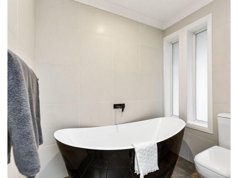 3 BELLEVUE PARADE, Kooringal NSW 2650