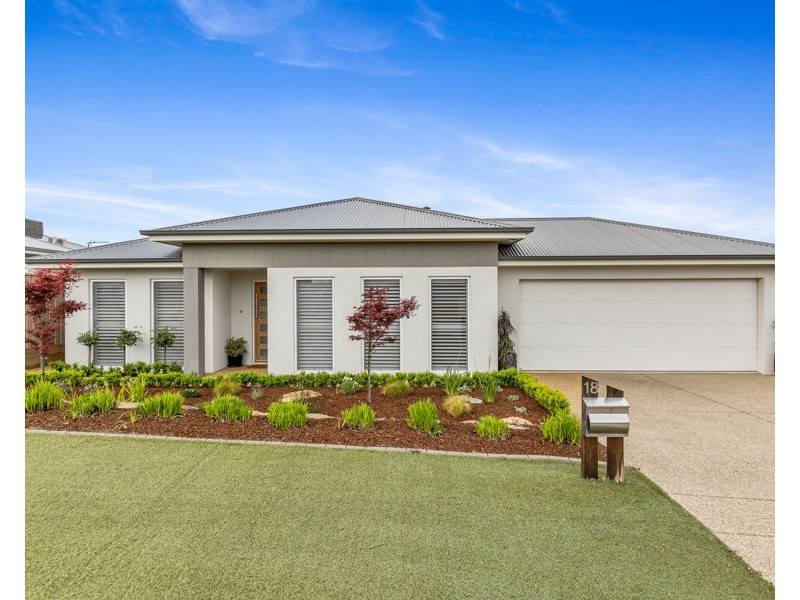 18 CHANG AVENUE, Lloyd NSW 2650