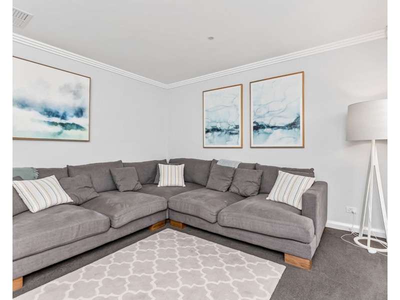 18 CHANG AVENUE, Lloyd NSW 2650