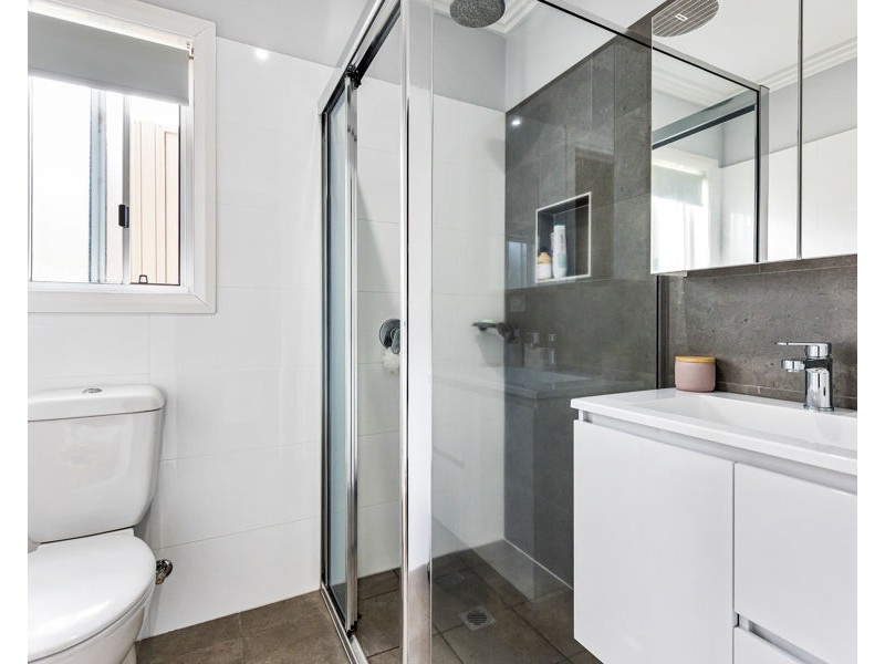 18 CHANG AVENUE, Lloyd NSW 2650