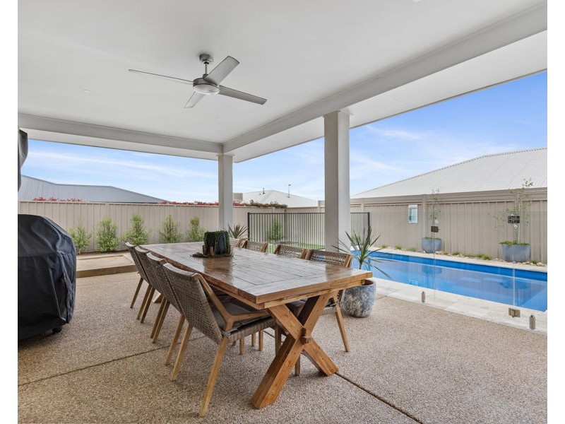 18 CHANG AVENUE, Lloyd NSW 2650