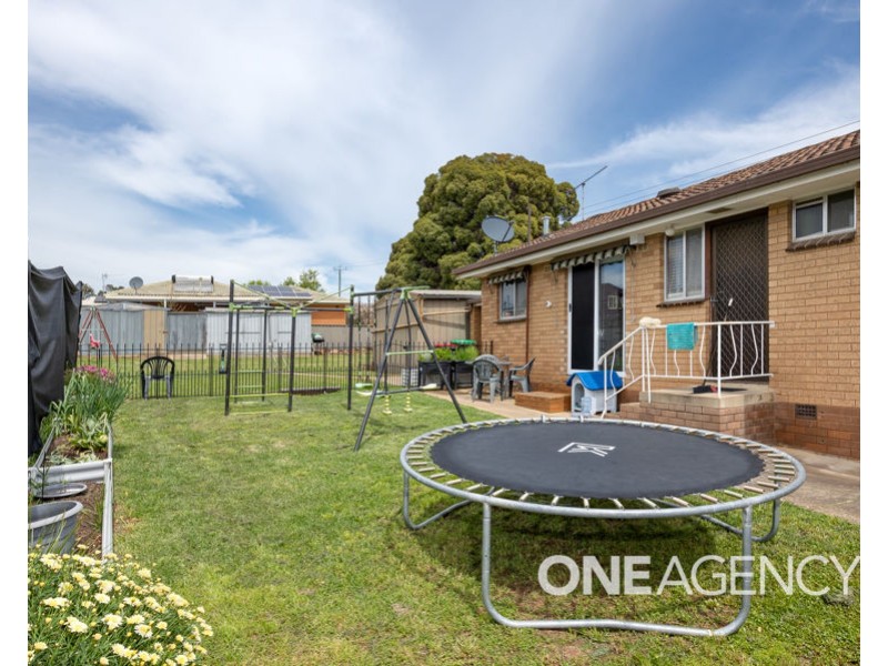 1 COX AVENUE, Forest Hill NSW 2651