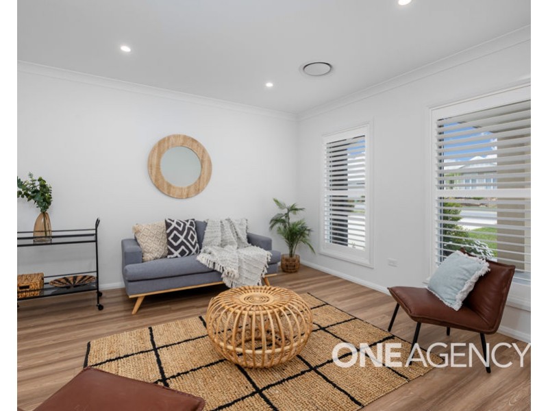19 TURRAMIA CRESCENT, Gobbagombalin NSW 2650