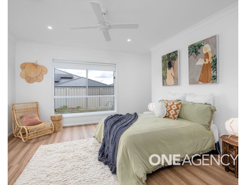 19 TURRAMIA CRESCENT, Gobbagombalin NSW 2650