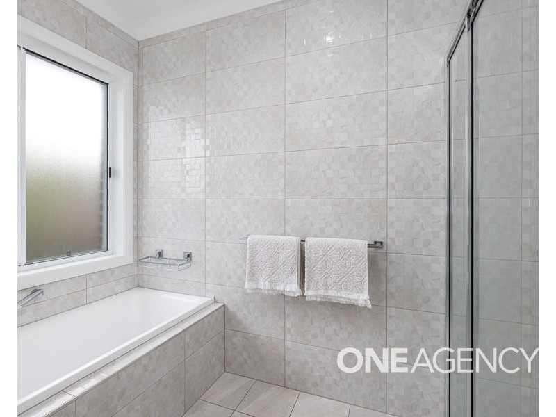 19 TURRAMIA CRESCENT, Gobbagombalin NSW 2650