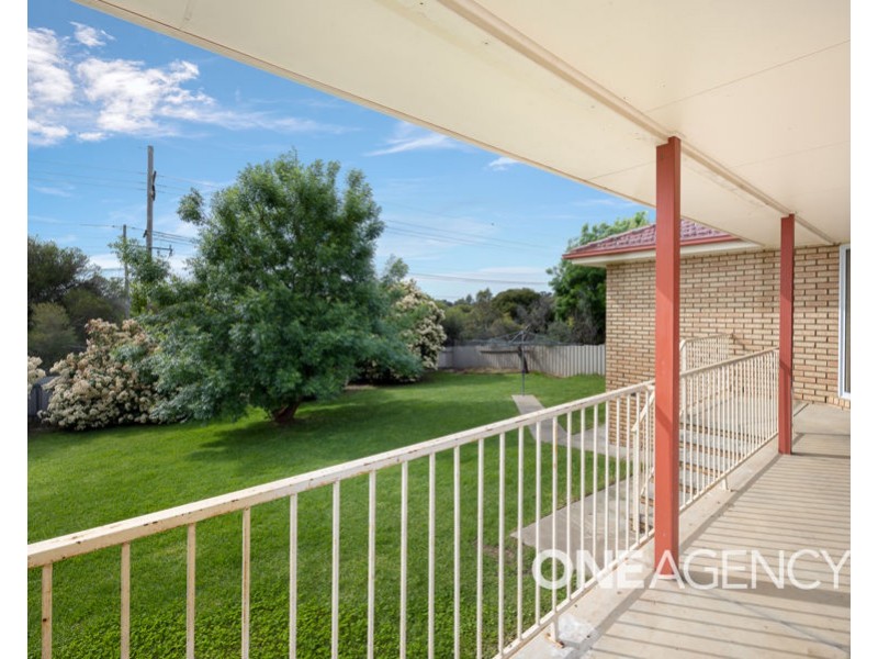 10 NATHAN PLACE, Kooringal NSW 2650