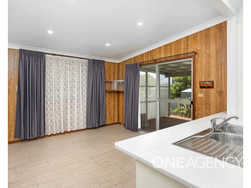 11 BOLGER AVENUE, Mount Austin NSW 2650