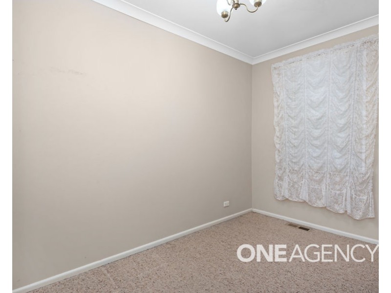 11 BOLGER AVENUE, Mount Austin NSW 2650