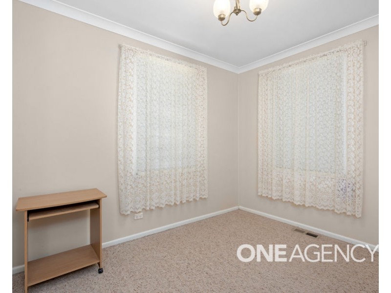 11 BOLGER AVENUE, Mount Austin NSW 2650