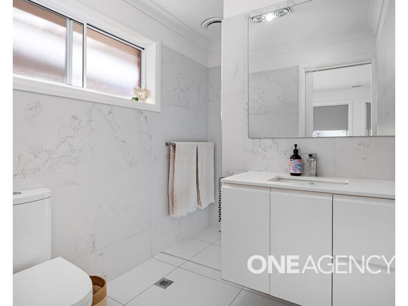 24 CHANG AVENUE, Lloyd NSW 2650