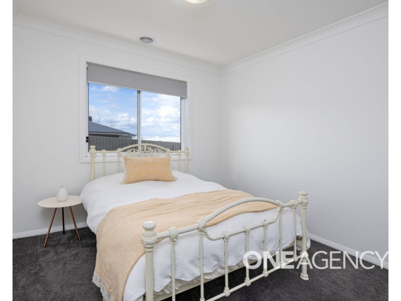 24 CHANG AVENUE, Lloyd NSW 2650