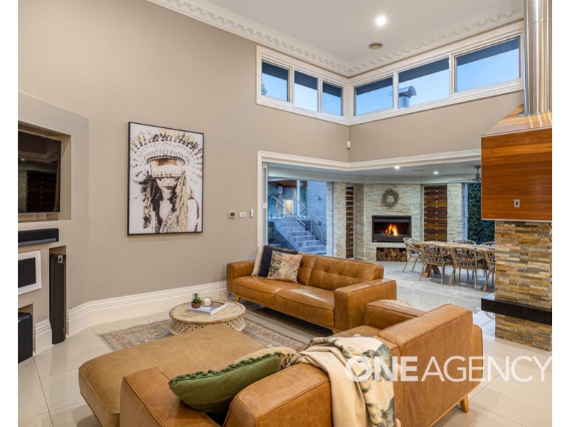 6 FLOREY STREET, Lloyd NSW 2650