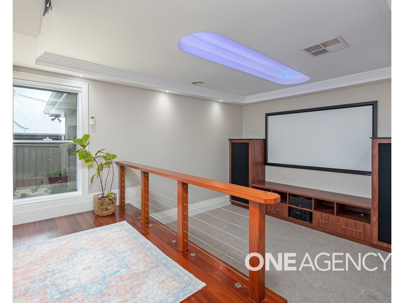 6 FLOREY STREET, Lloyd NSW 2650