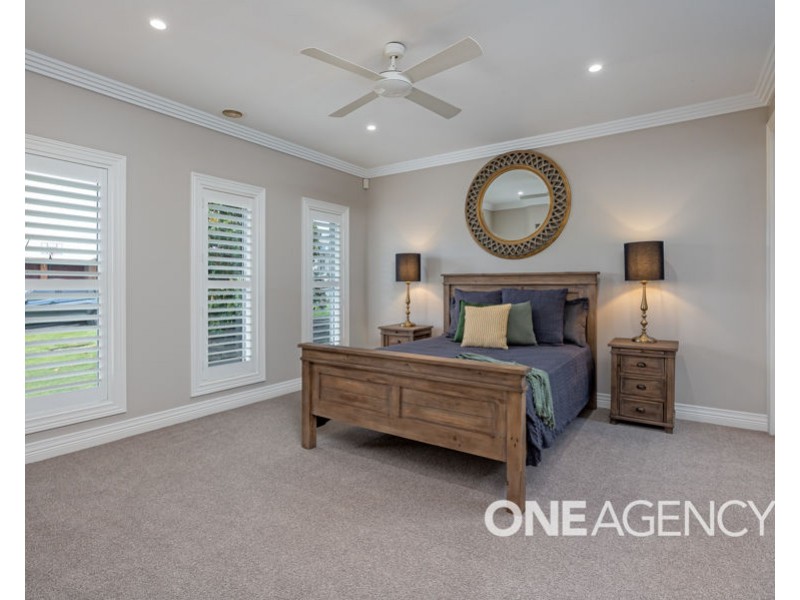 6 FLOREY STREET, Lloyd NSW 2650