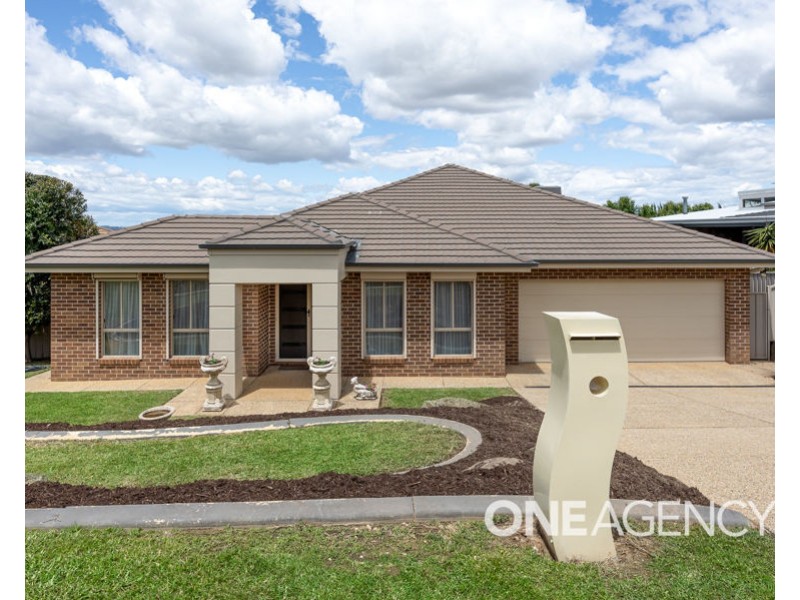 68 ATHERTON CRESCENT, Tatton NSW 2650