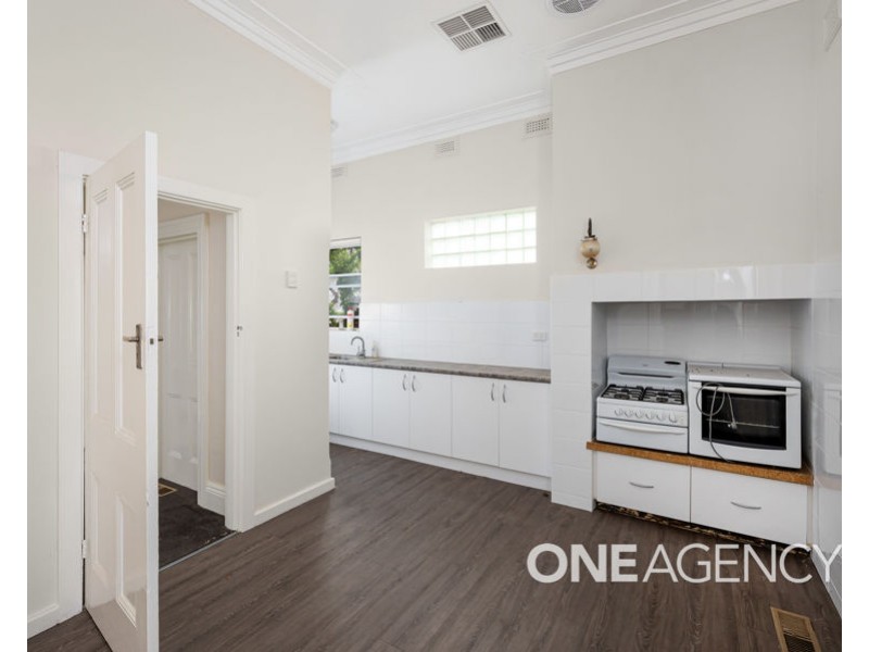 14 SIMMONS STREET, Wagga Wagga NSW 2650