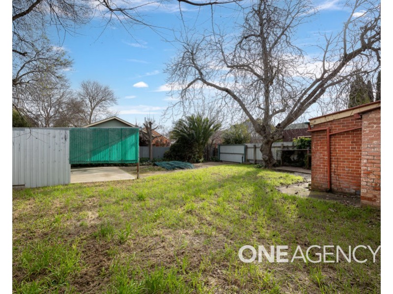 14 SIMMONS STREET, Wagga Wagga NSW 2650