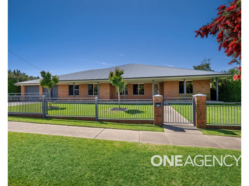2 BANNER STREET, Forest Hill NSW 2651