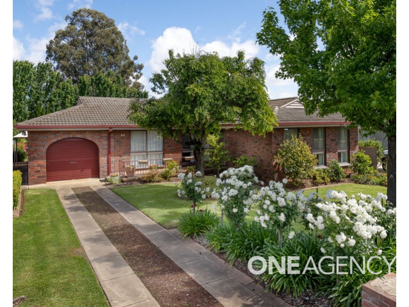 84 VINCENT ROAD, Lake Albert NSW 2650
