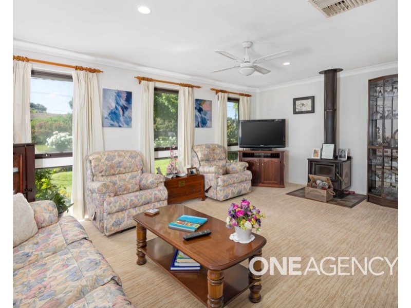 84 VINCENT ROAD, Lake Albert NSW 2650