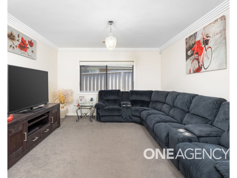 28 MARYLANDS WAY, Bourkelands NSW 2650