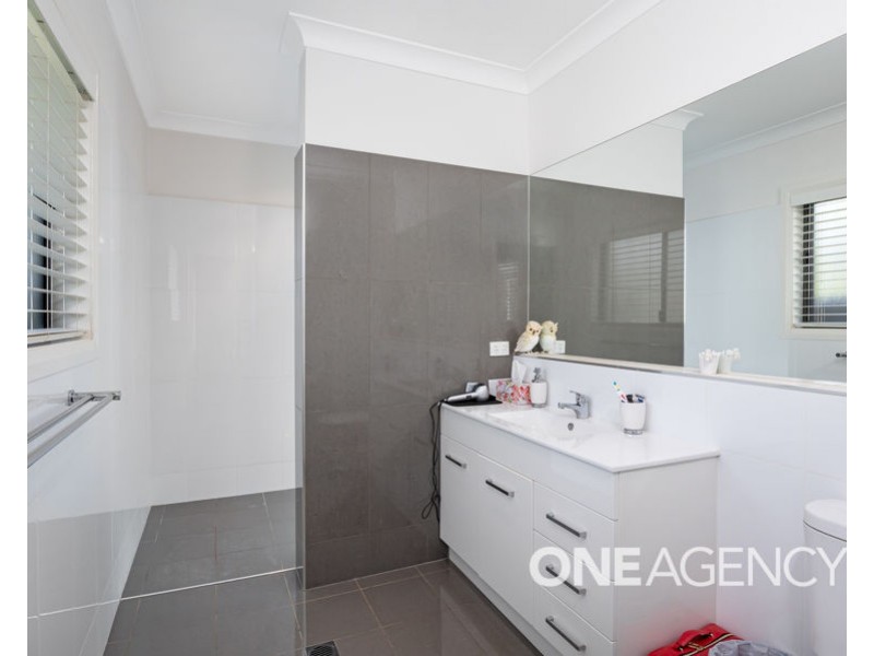 28 MARYLANDS WAY, Bourkelands NSW 2650