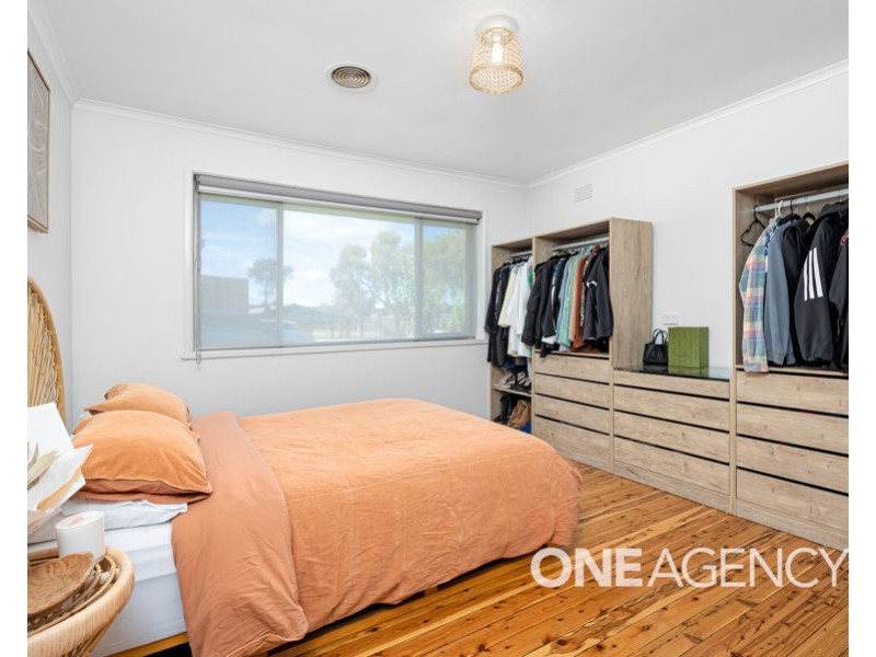 19 LEAVENWORTH DRIVE, Mount Austin NSW 2650