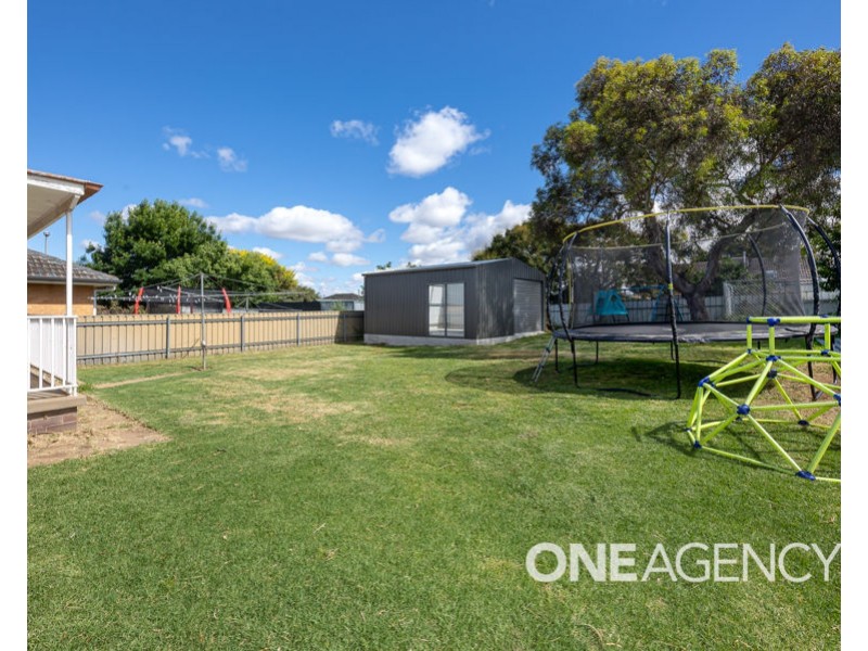 19 LEAVENWORTH DRIVE, Mount Austin NSW 2650