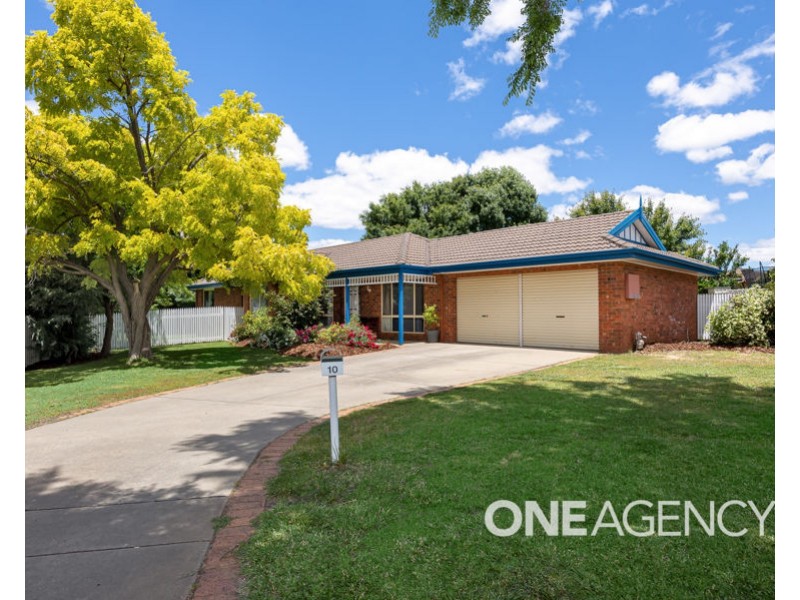 10 STOCKTON PLACE, Estella NSW 2650