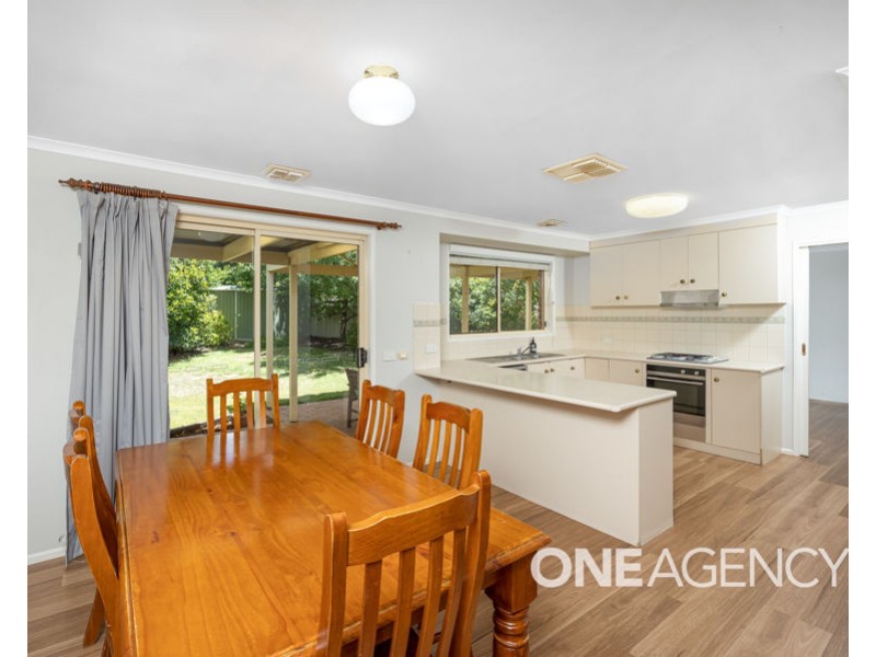 10 STOCKTON PLACE, Estella NSW 2650