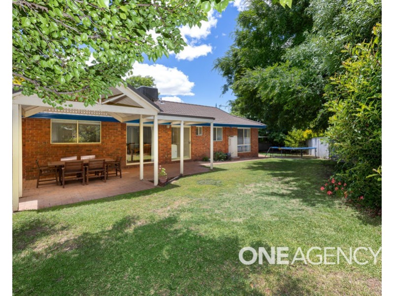 10 STOCKTON PLACE, Estella NSW 2650