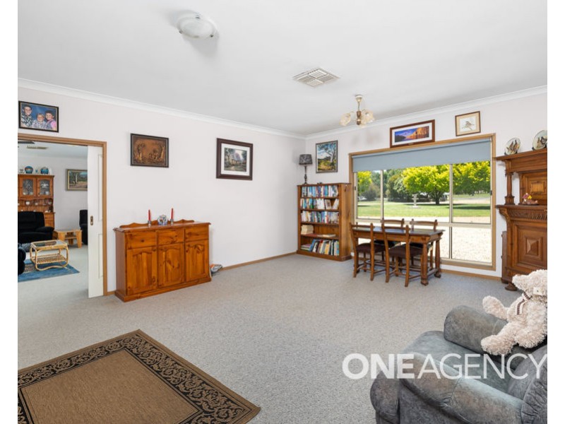 37 GREGADOO ROAD, Lake Albert NSW 2650