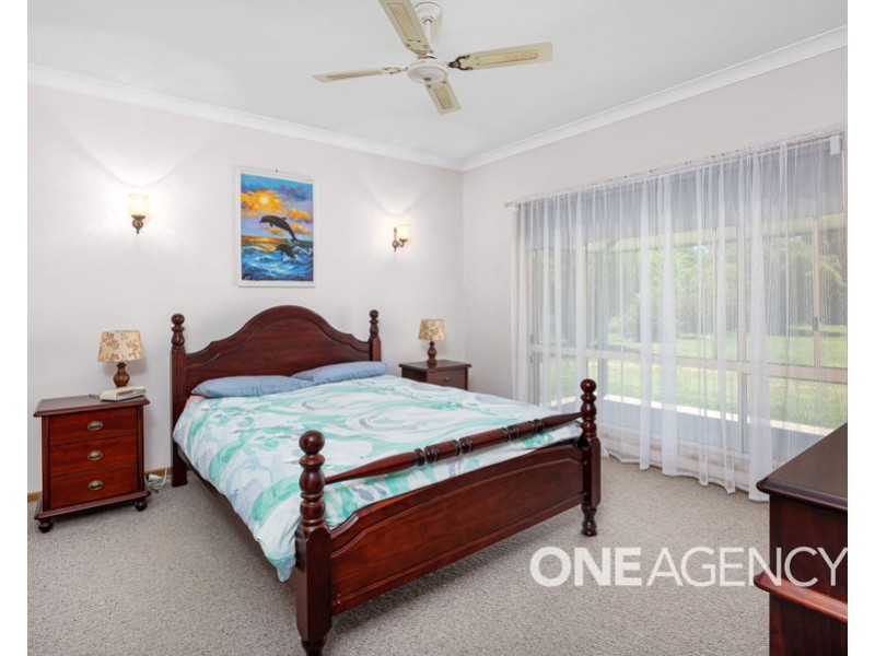 37 GREGADOO ROAD, Lake Albert NSW 2650