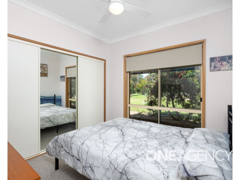 37 GREGADOO ROAD, Lake Albert NSW 2650