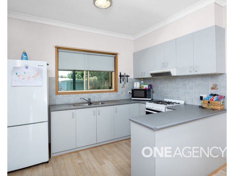 37 GREGADOO ROAD, Lake Albert NSW 2650