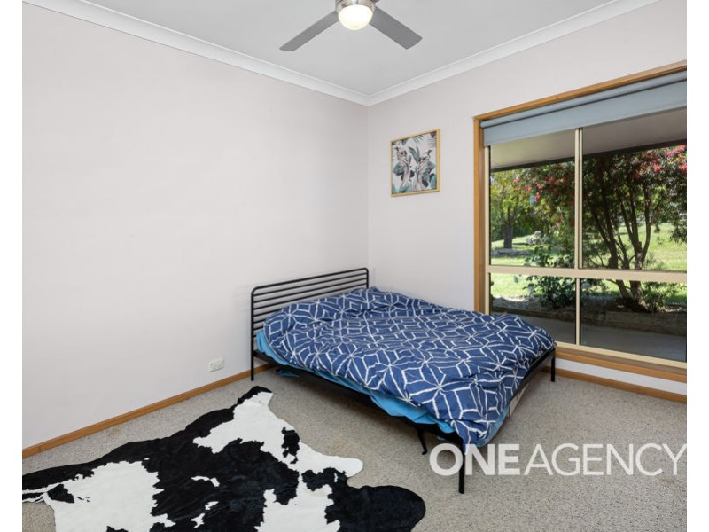 37 GREGADOO ROAD, Lake Albert NSW 2650