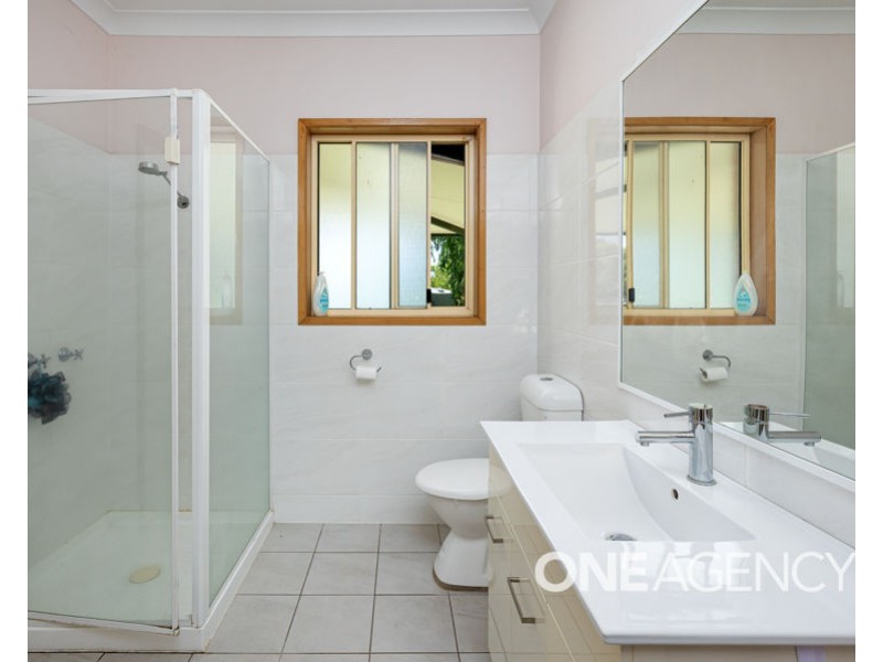 37 GREGADOO ROAD, Lake Albert NSW 2650