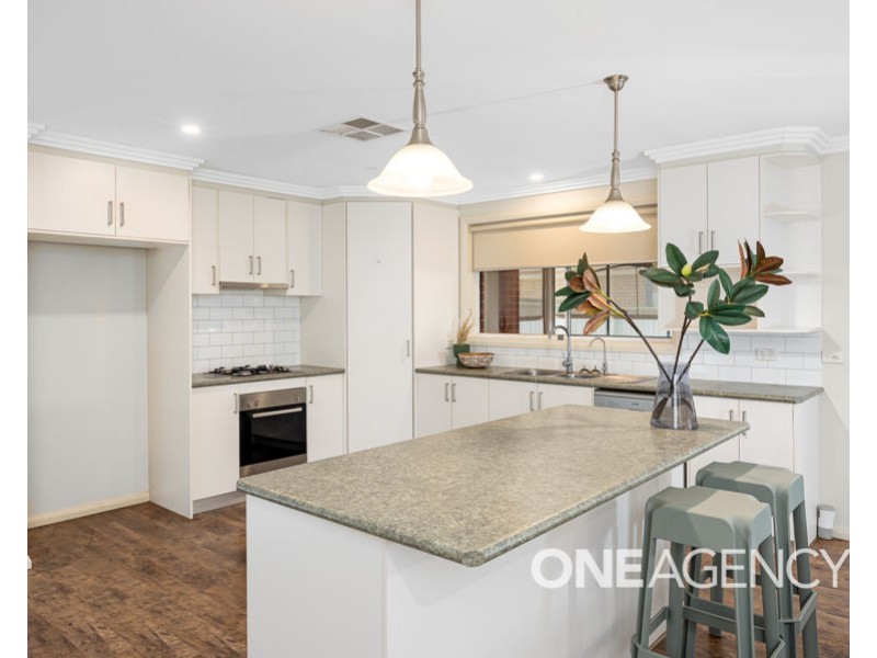 18 MELALEUCA DRIVE, Forest Hill NSW 2651