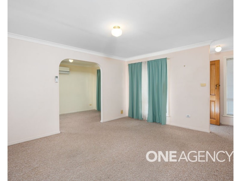 1/2 HONEYSUCKLE PLACE, Lake Albert NSW 2650