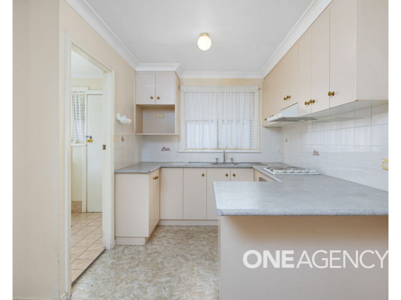 1/2 HONEYSUCKLE PLACE, Lake Albert NSW 2650