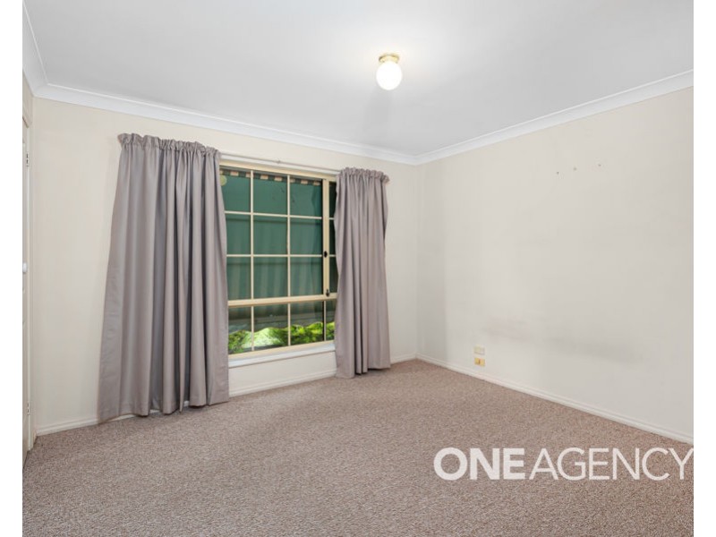 1/2 HONEYSUCKLE PLACE, Lake Albert NSW 2650