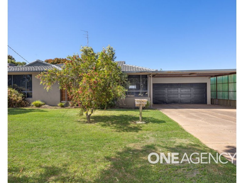 30 MAHER STREET, Tolland NSW 2650