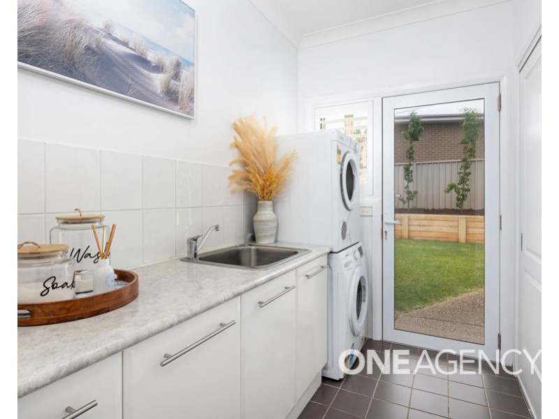 3 OSTERLEY STREET, Bourkelands NSW 2650