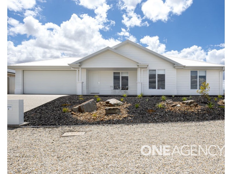 2 UNAIPON STREET, Lloyd NSW 2650