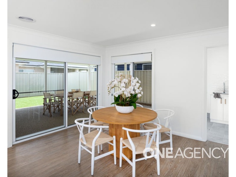 2 UNAIPON STREET, Lloyd NSW 2650